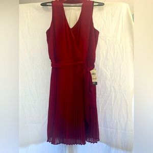 So pretty Plisse dress in burgundy by BCX